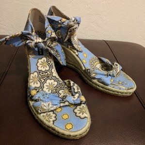 NWOT Tomm Hilfiger Ankle Knot-Wrap Paisley Sandals